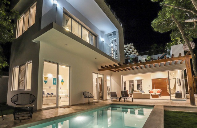 GRAND VILLAS ~ Private Chef, 2 Pools & Concierge
