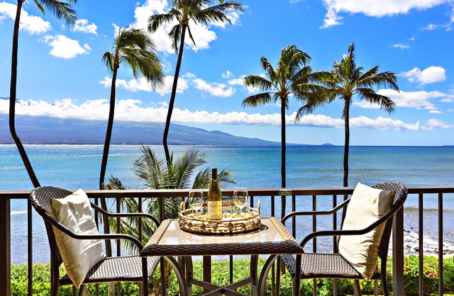 Grandiose ocean views with a renovated kitchen