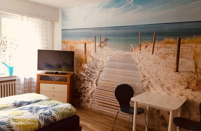 Granny apartment with private entrance, family friendly, pets allowed