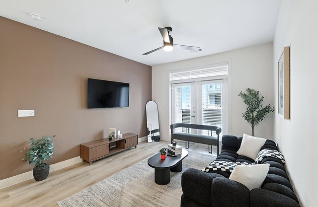 Grayson 12094 Luxury Living DT Fort Worth 2B2B