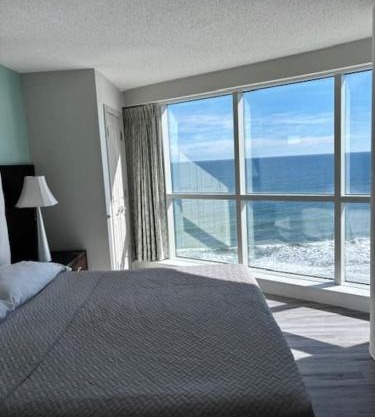 Great 2 Bedroom - Oceans One 1008