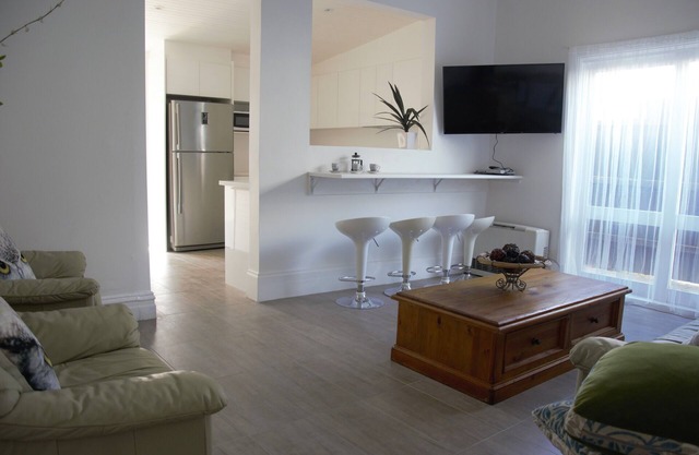 GREAT 5 BEDROOM HOUSE PERFECT FOR GROUP GREAT ST KILDA LOCATION