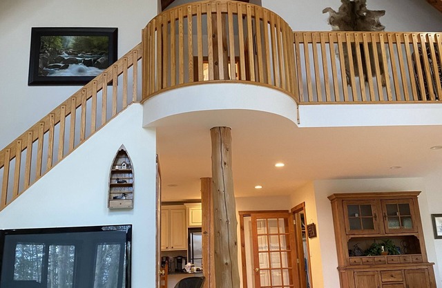 Great Adirondacks retreat with five bedroomsHot tub,pool table.large open space