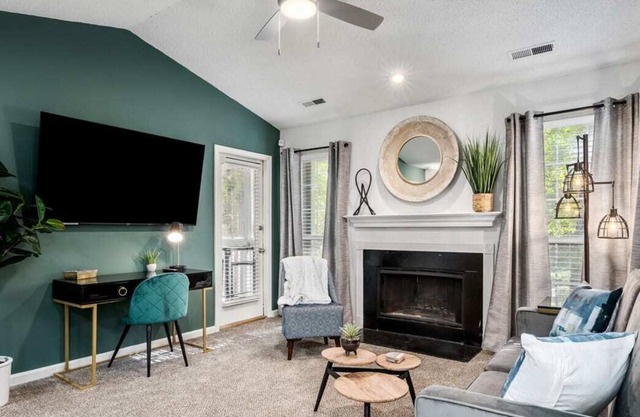 Great Community Amenities | Close to everything