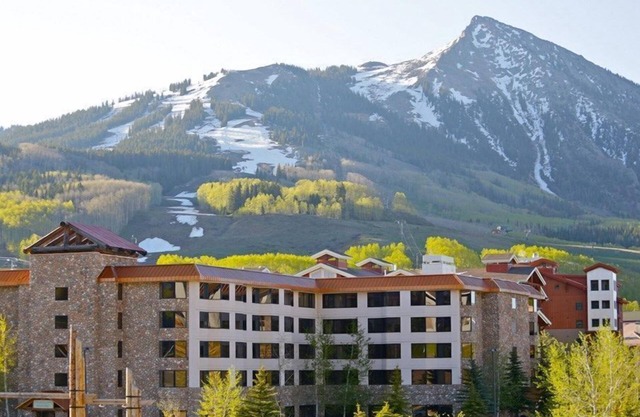 Great Deal! Comfortable Suite in the Mountains!