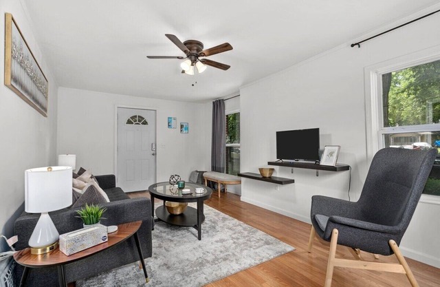Great for Families|Near Westport+DT KC|6BR Home
