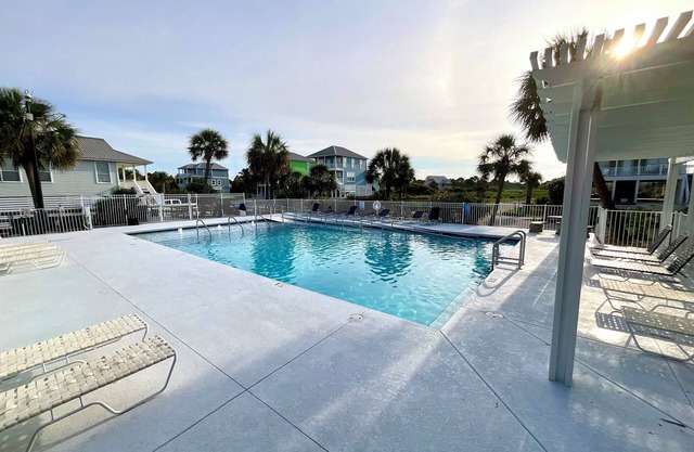 Great Gulf Views & Pools/Pickleball