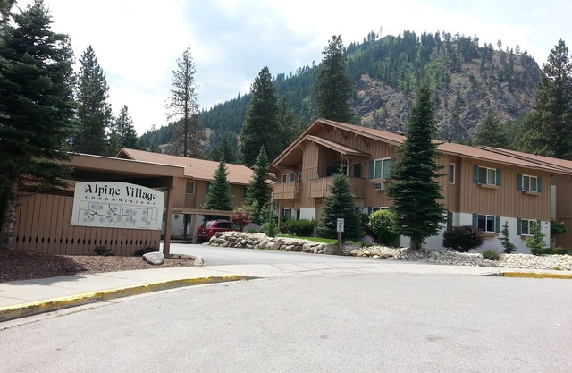 Great Leavenworth 2bd 2ba Condo near the New Alpine Coaster! Quiet location.