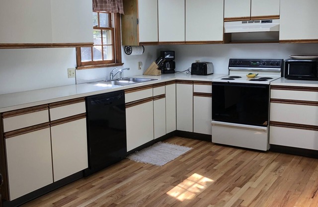 Great Location near 6A in East Dennis