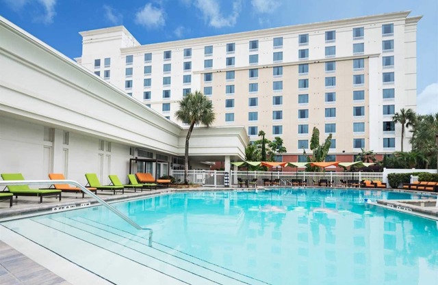 Great Location Near Top Attraction in Orlando! 2 Relaxing Rooms, Outdoor Pool