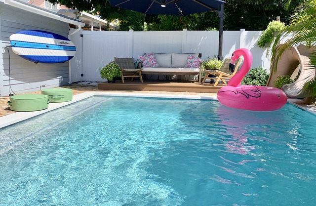 Great Pool House/Walk to Convention Center and Downtown