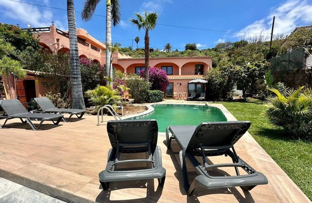 Great views & heated pool (El Perenquen, 1)