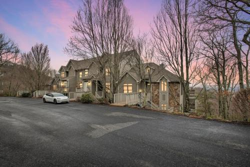 Great Views-Comfortable Condo in Mountain Air condo