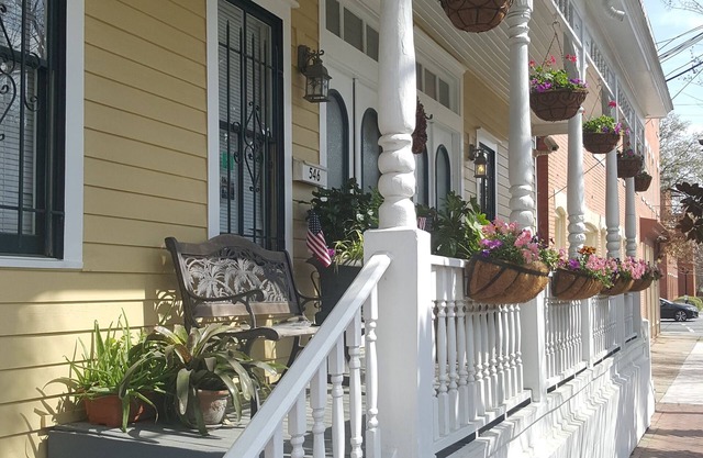 Green Palm Inn