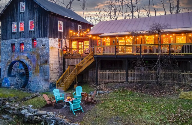 Grist Mill Cabin Creek Waterwheel Hot Tub