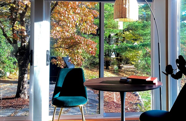 Groovy 1970's home in the country Totally Amazing!