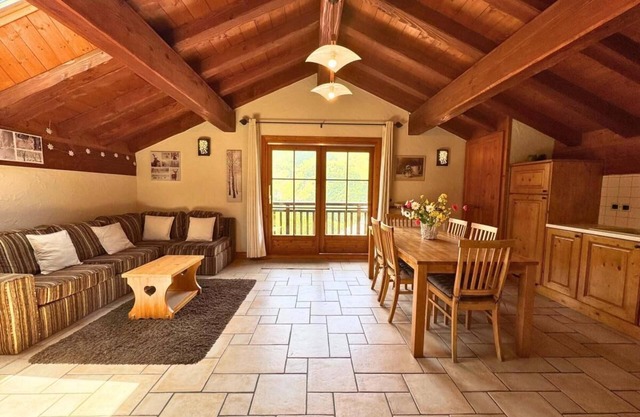 Ground floor, view valley, terrace, tv, ski locker, 65m², Saint Martin de Belleville