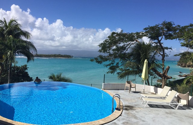 Ground floor apartment with private patio courtyard. Sea view; Air conditioner;