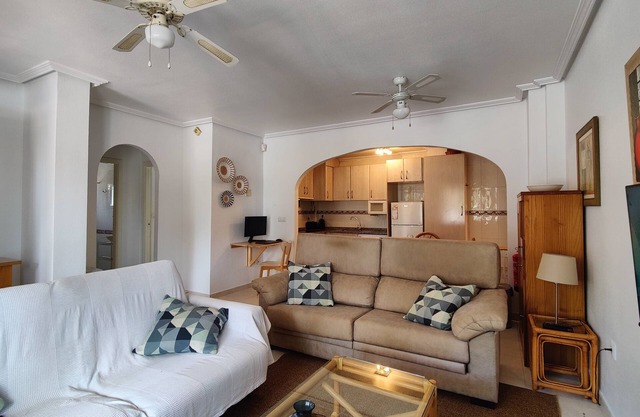Ground floor apt 2bed/2bath. work from home ready.11min to beach. 3min to shops