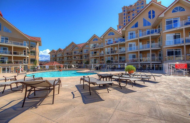 Ground Floor Condo in the Discovery Bay Resort- 90 Day Min -