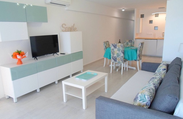 Ground Floor Apartment with Private Garden, Near Thermal Baths and Thau Lagoon
