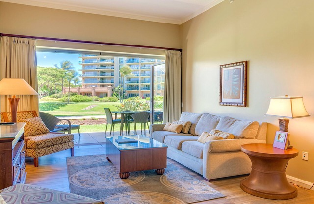 Ground Floor Luxury, Perfect Family Spot, Quiet Lanai to Pool/Beach in 1 Minute!