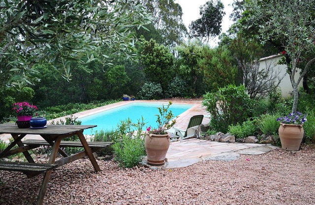Ground floor Villa 70m² peaceful with pool and beaches 5 min