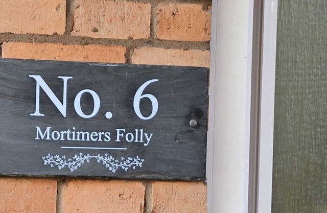 Ground floor well appointed cosy apartment in central Ludlow