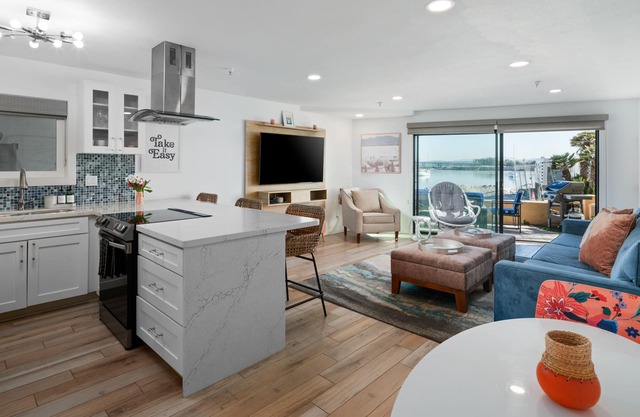Ground Flr Bayfront Condo w/Private Outdoor Space