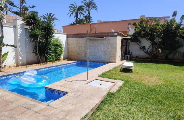 'Guest Apartment with Pool' with Private Pool, Wi-Fi and Air Conditioning