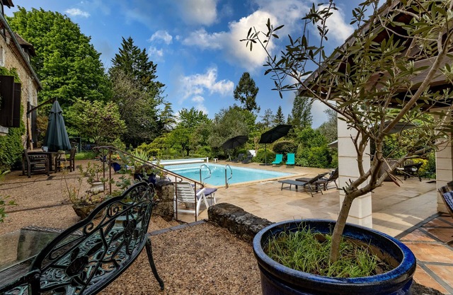 Guest House 'Chambre D'hôtes Magnolia' with Shared Pool, Shared Terrace and Wi-Fi