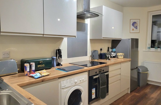 Guest House-close to all Amenities