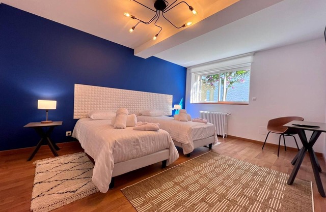 Guest House 'La Chambre Bleue' with Shared Terrace, Shared Garden and Wi-Fi