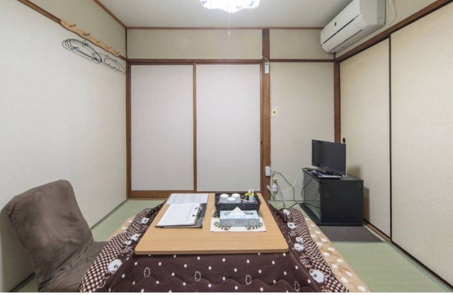 Guest House Mibu Sanjo 5 5 minutes walk to JR Nijo Station!One cozy house with good access to Kyoto tourist attractions & traditional cozy!