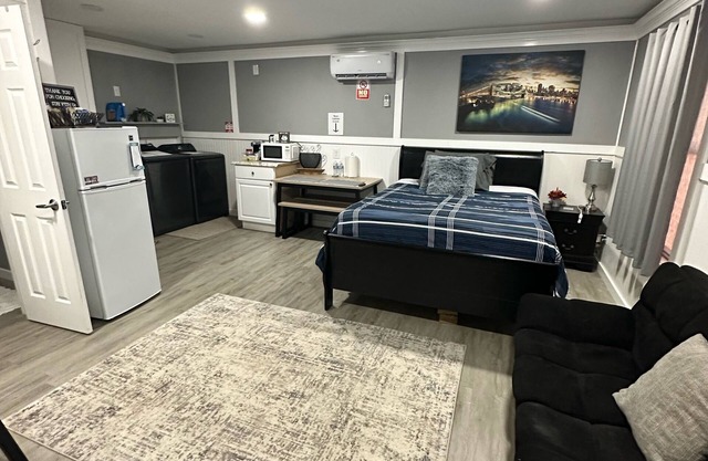 Guesthouse studio Generac backup powered w washer&dryer. Fully equipped.