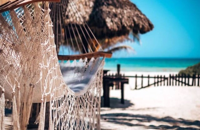 Guesthouse & Yoga Studio beachfront home: El Cuyo