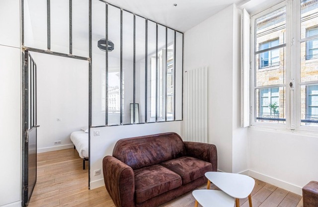 GuestReady - A bright minimalism in the centre