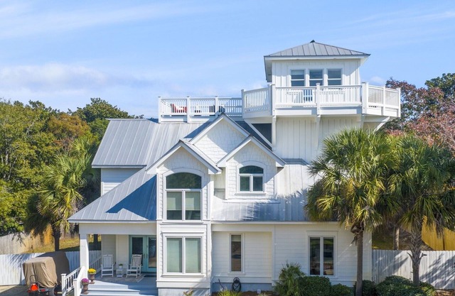 GULF BREEZE-PRIVATE POOL-GOLF CART-PRIVATE BEACH SLEEPS 16