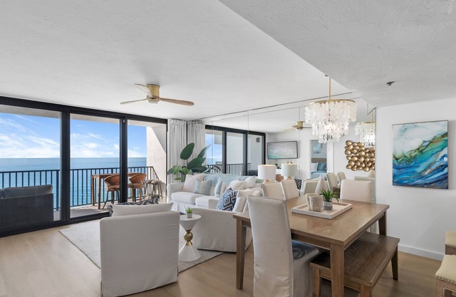 GULF FRONT renovated condo with Stunning Views 'Casa del Mare'