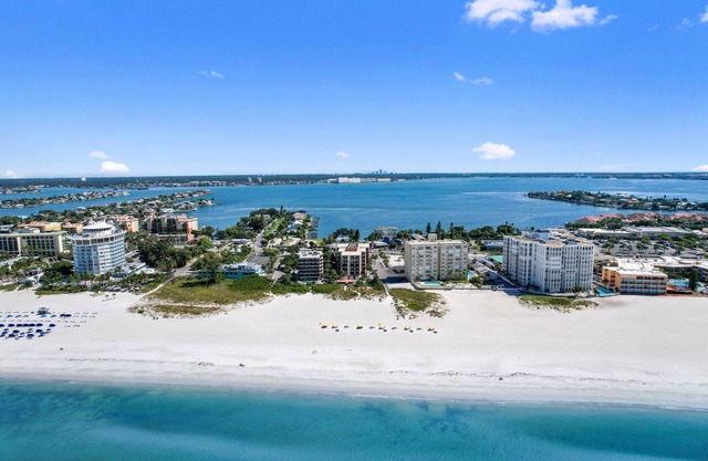 Gulf Gate Resort # 507 Spacious Condo, FALL Special Value LOW Price 169 . night