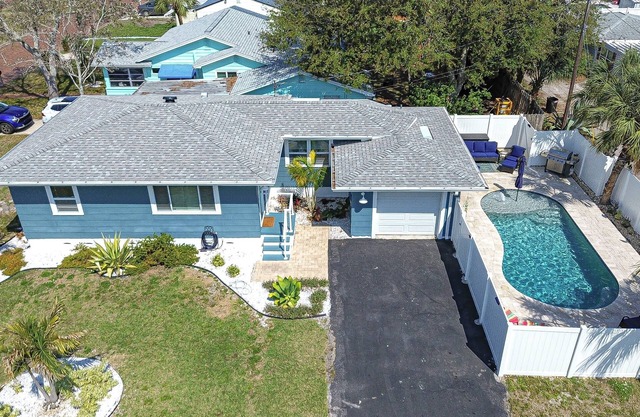 Gulfport - 2BR Pool Retreat