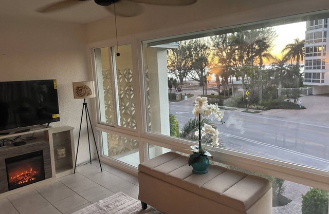 Gulfshore Boulevard Prime Private Beach Location in the Moorings.