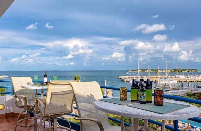 *GULFSIDE VISTAS @ THE ANNEX* Condo & Pool + LAST KEY SERVICES.