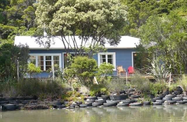 Gunado - a cosy kiwi bach.