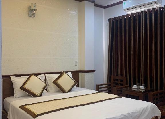 Hưng Thành Riverside Hotel