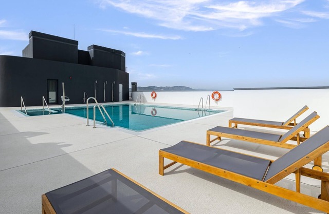 H2M Urban Sky Terrace & Pool & Gym