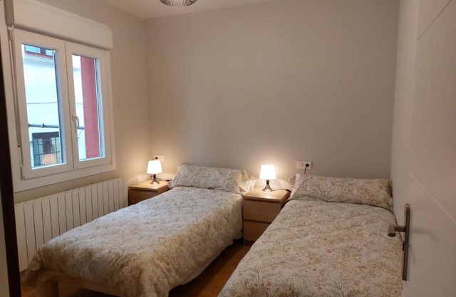Habitación en apartamento con zonas comunes compartida H3