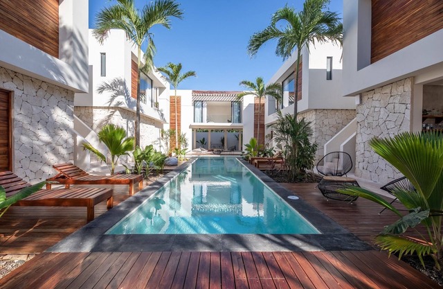 Hacienda 21 - 10 rooms, 6 pools, gym and yoga