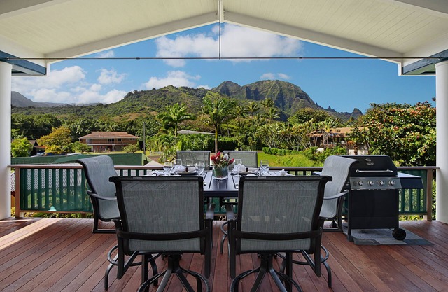 Haena Sunrise, Great Mountain & Waterfall Views, 2-Minute Walk to Beach