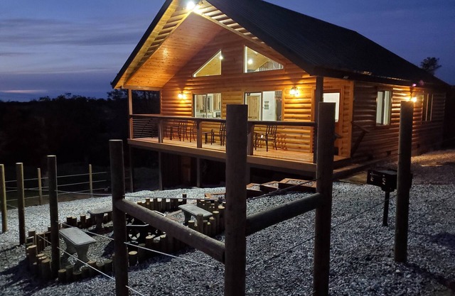 Hafkey Cabin Escape 2 near Yosemite National Park in the Sierra Foothills